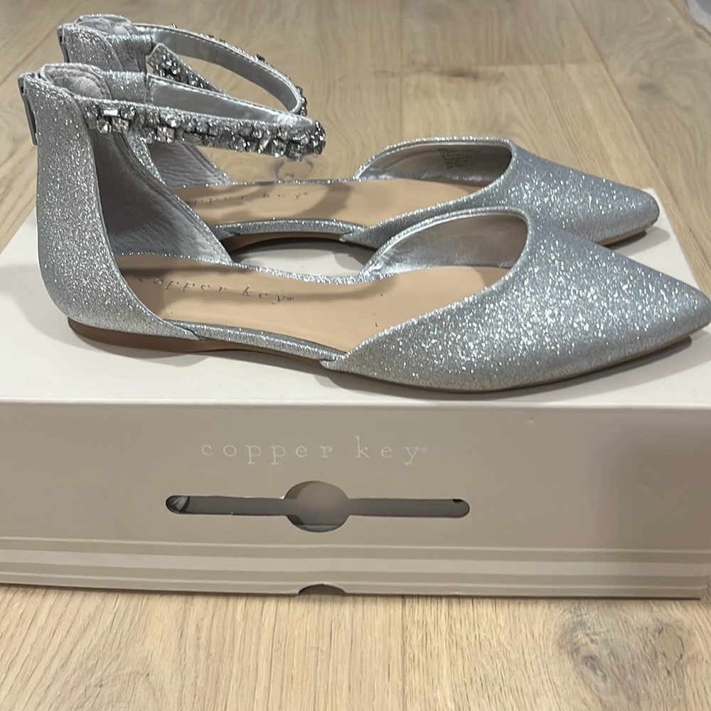 NWT new shoes shimmer jewel embellished glitter dressy flats size  8.5 silver